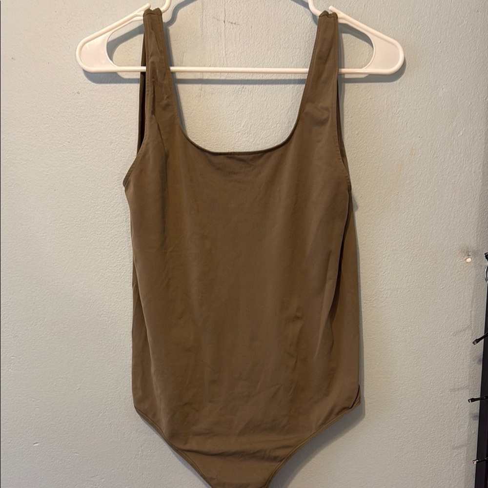 SKIMS Green Bodysuit with Sleeveless Design and Scoop Neckline